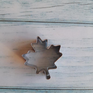 Vykrajovátko na perníčky javorový lístek mini