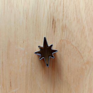 Vykrajovátko hvězdička nepravidelná 2,4 cm