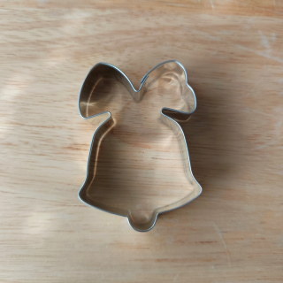 Vykrajovátko na perníčky zvon s mašlí 6,8 cm